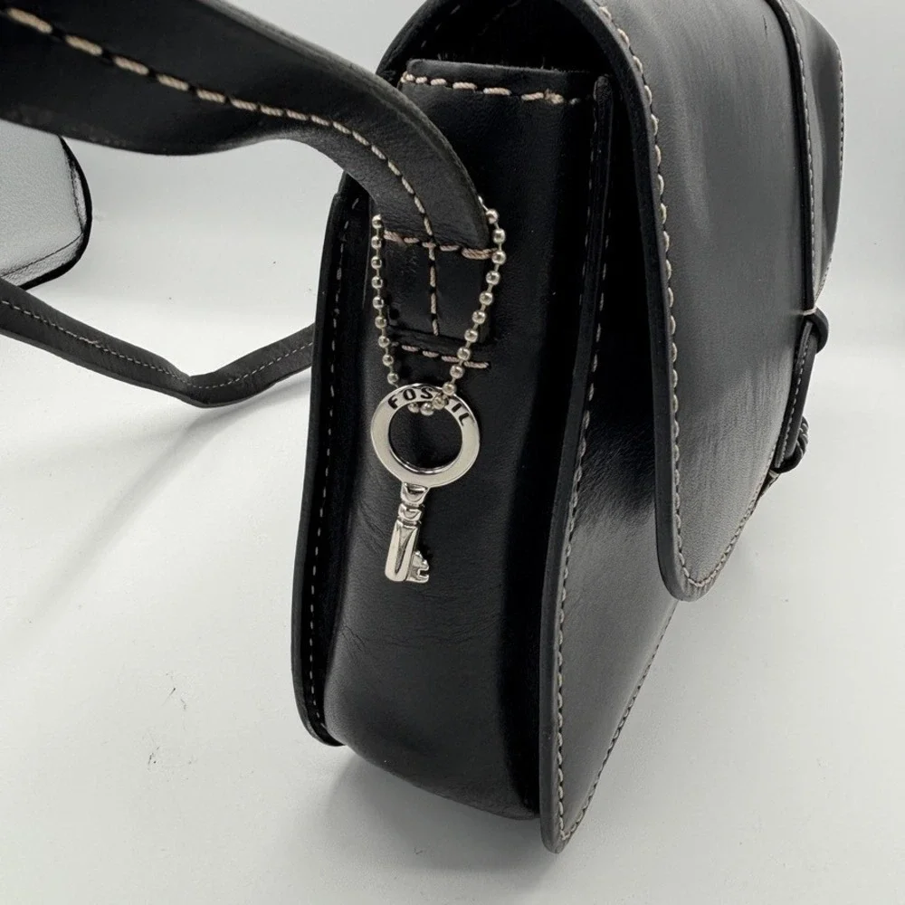 Fossil Shoulder Bag Structured Black Leather Contrast Stitch Vintage Y2K Purse